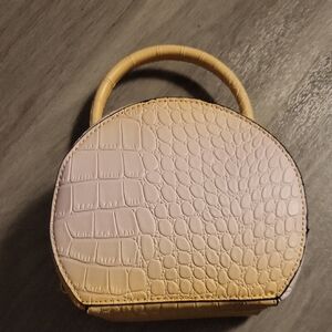Elegant Tan Croc-Embossed Handbag